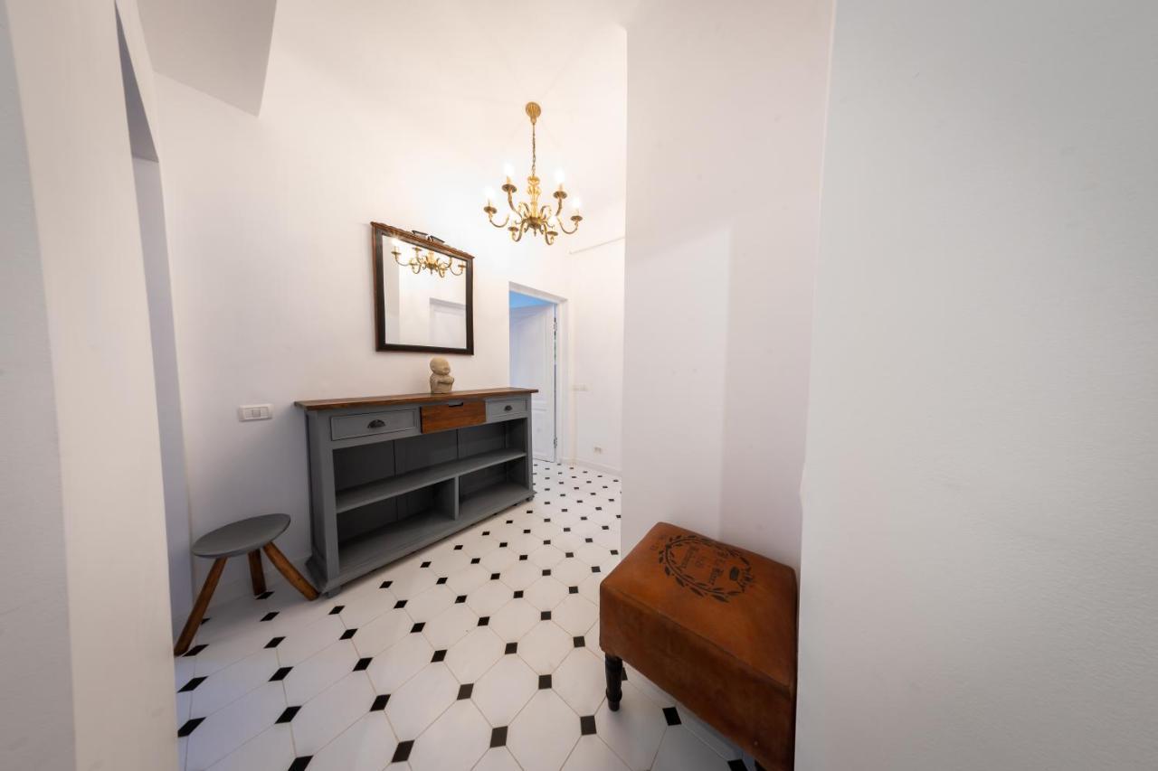 Theatre Rooftop Apartment With Patio Bucharest Luaran gambar