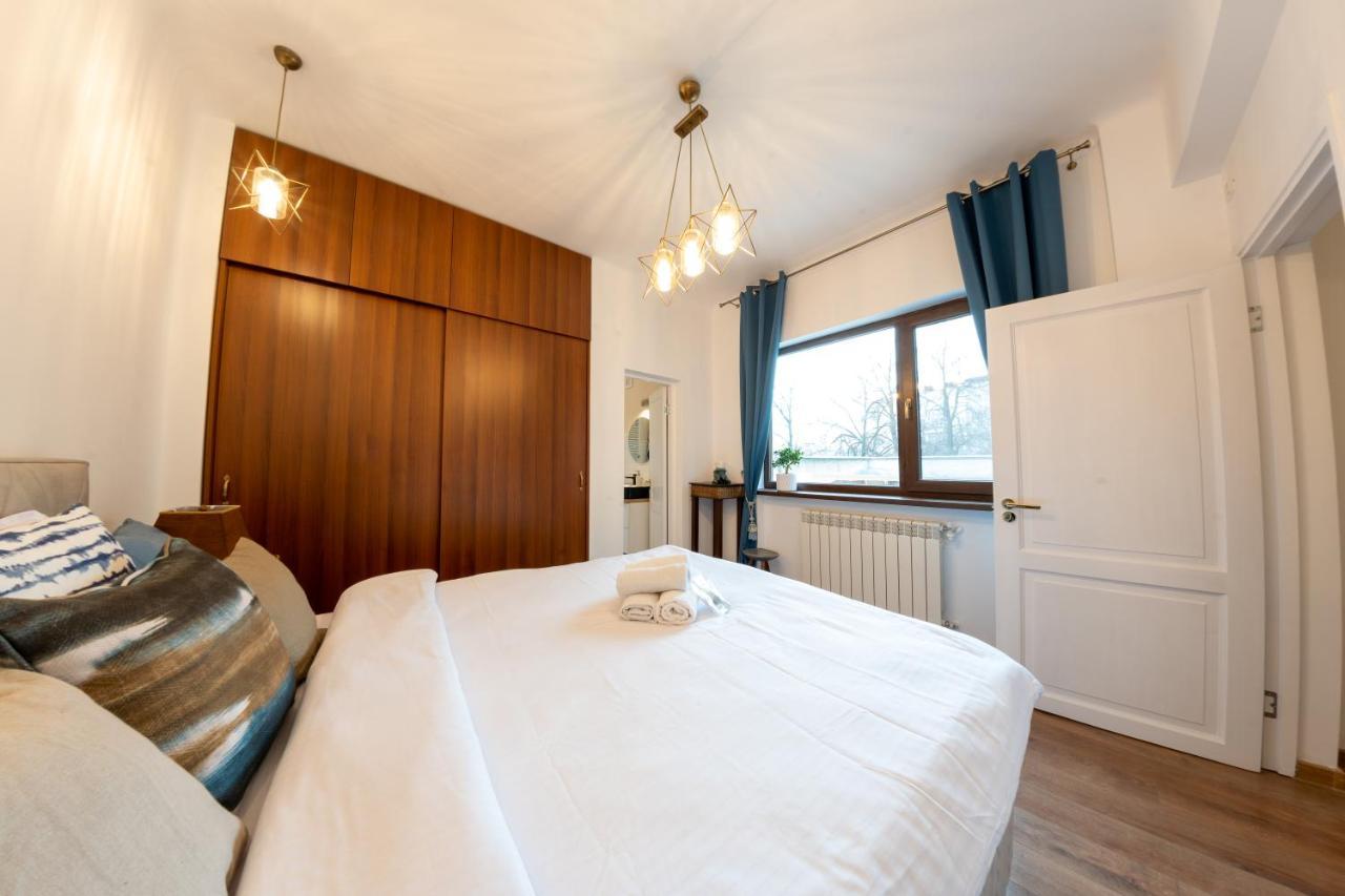 Theatre Rooftop Apartment With Patio Bucharest Luaran gambar