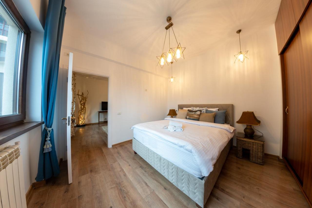 Theatre Rooftop Apartment With Patio Bucharest Luaran gambar
