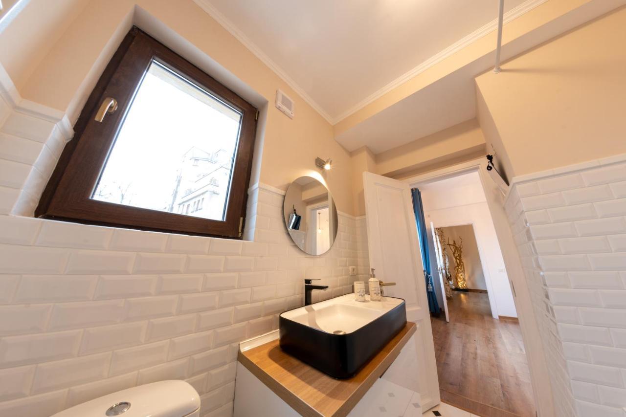 Theatre Rooftop Apartment With Patio Bucharest Luaran gambar