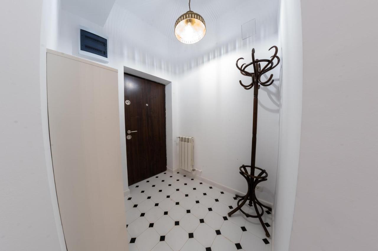 Theatre Rooftop Apartment With Patio Bucharest Luaran gambar